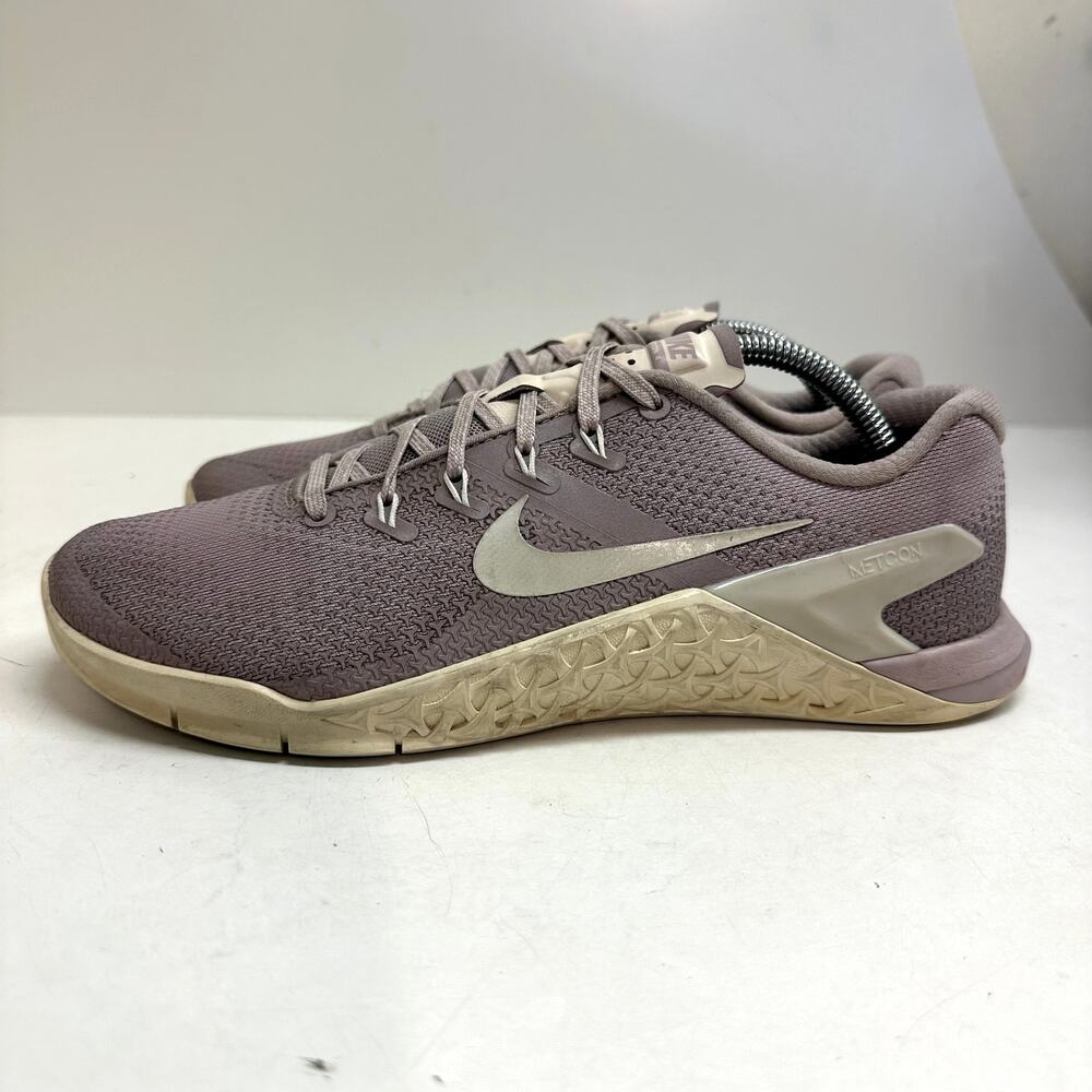 Nike Women's Metcon 4 CrossFit Weightlifting Sneakers Lavender / White US 8